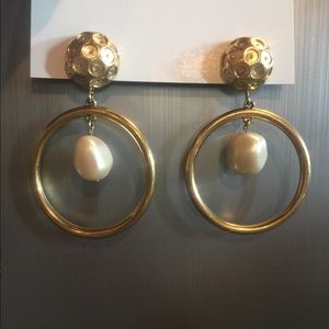 ‼️RARE‼️ Givenchy clip earrings vintage